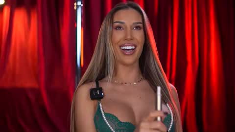 Evelyn online show from November 13, 7:49 pm