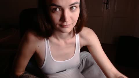 Evelyn online show from December 17, 12:01 am