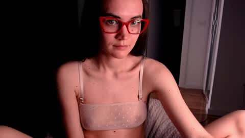 Evelyn online show from April 15, 11:35 am