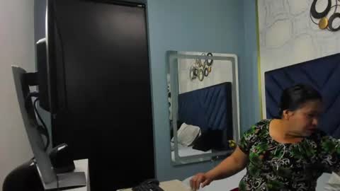 evelynrosi_ online show from July 9, 11:58 am