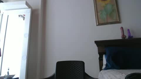 Evelyn Smith online show from January 10, 3:28 pm