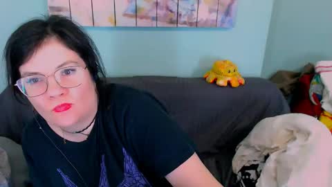 Everly online show from April 15, 6:06 am