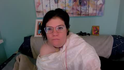 Everly online show from February 2, 3:15 am