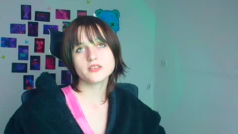 Evie online show from December 22, 10:05 pm