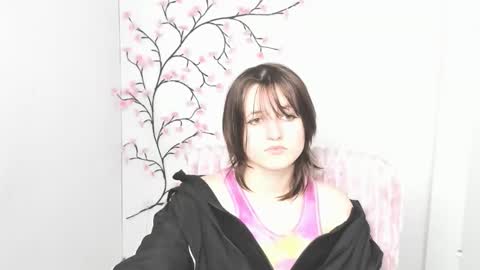 Evie online show from February 15, 8:02 am