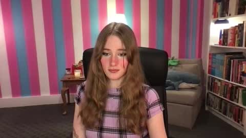 Evie3 online show from December 18, 3:13 am