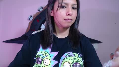 Im Evy online show from November 19, 6:07 pm