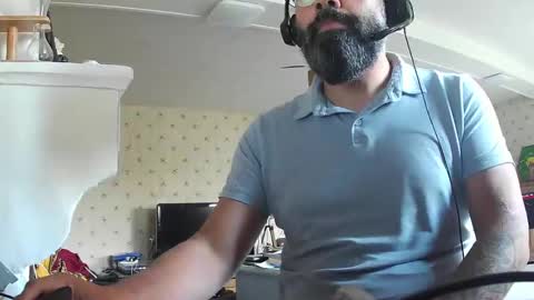 Gio online show from December 7, 3:14 pm