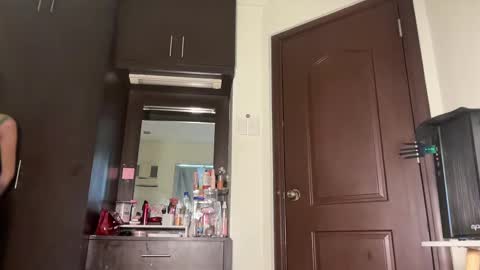 Angela online show from March 4, 6:15 am