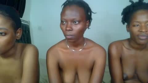 exotic_cutiee online show from July 25, 2:20 am