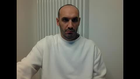 Snapshot of extr0 chatting on November 1, 11:15 pm Extro online show from November 1, 11:15 pm