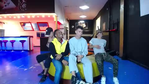 extrangers online show from February 27, 12:12 pm