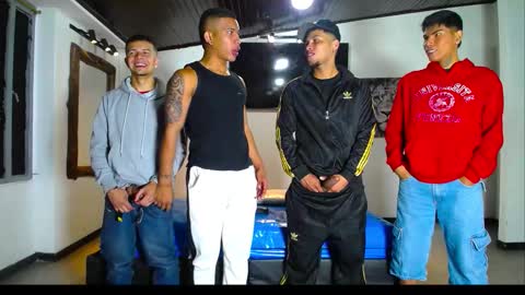 extrangers online show from November 21, 1:20 pm