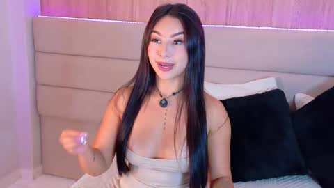 eymicooper online show from November 25, 8:51 pm