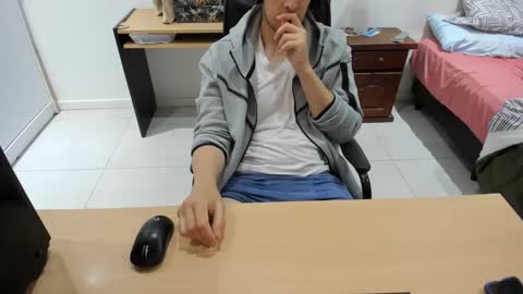 Snapshot of ezzeq chatting on October 6, 1:07 pm Ezzeq online show from October 6, 1:07 pm