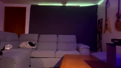 facesd online show from February 9, 7:26 am