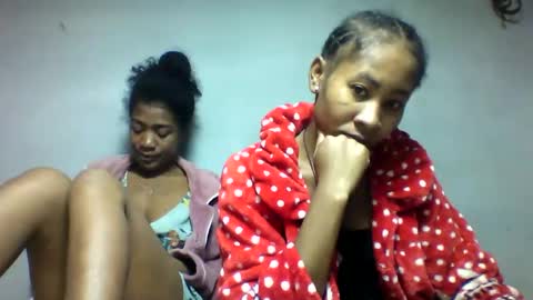 faiqua95 online show from April 25, 1:41 pm