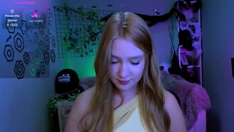 Viola online show from October 31, 9:48 pm