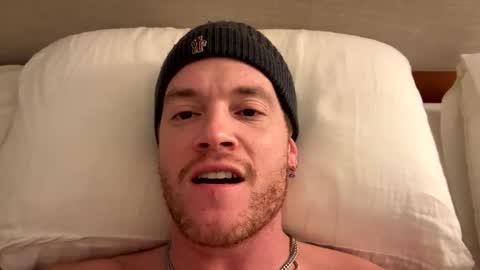 Travis online show from December 10, 11:54 am