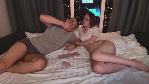 familysexy34 online show from January 12, 8:47 pm