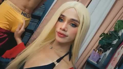 Snapshot of familystroke_twinny8 chatting on September 28, 1:31 pm Alexandra x Alexandro online show from September 28, 1:31 pm