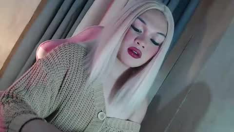 DANIELLA - DONT FORGET TO GIVE ME A THUMBSU UP online show from March 9, 11:09 pm