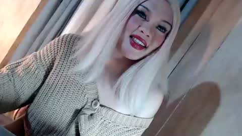 DANIELLA - DONT FORGET TO GIVE ME A THUMBSU UP online show from June 26, 8:09 am