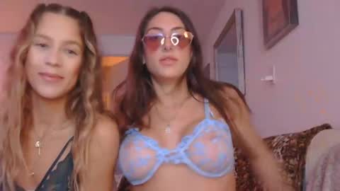 Snapshot of fantasy4uxxx chatting on October 13, 4:58 am fantasy4uxxx online show from October 13, 4:58 am