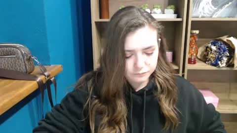 Linda online show from May 9, 9:15 am