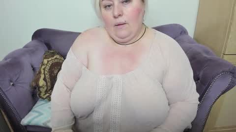 fashiona online show from October 8, 10:59 pm