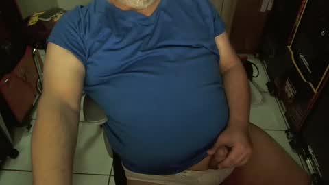 Snapshot of fatdaddycam chatting on December 15, 6:04 pm Fat Daddy online show from December 15, 6:04 pm