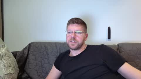 Snapshot of fattenmenow chatting on December 5, 11:01 pm fattenmenow online show from December 5, 11:01 pm