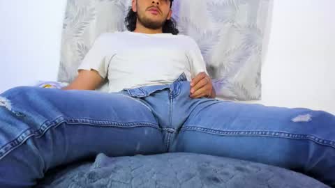 favid95 online show from April 8, 6:11 pm