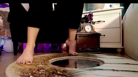 FeetVibe online show from December 17, 8:54 am