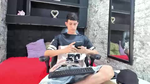 felipe fiire online show from May 4, 2:56 pm