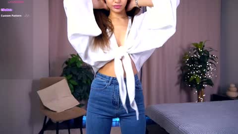 Hello im Nova online show from March 9, 4:16 am