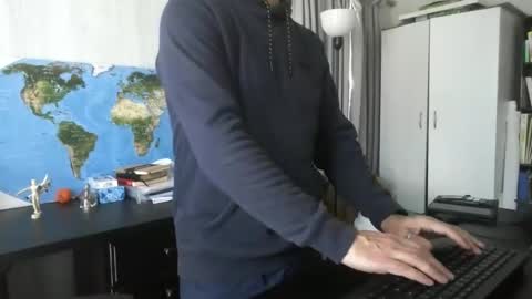 femdomsubby online show from December 4, 10:35 pm