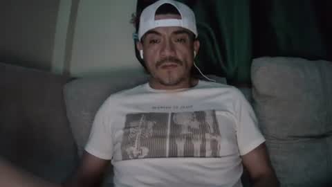 Snapshot of fernand89 chatting on February 27, 5:51 am fernand89 online show from February 27, 5:51 am