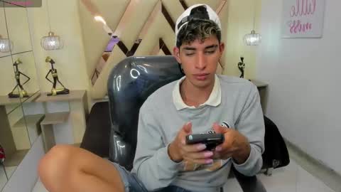 FER PHOENIX online show from October 14, 3:09 am