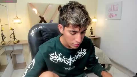 FER PHOENIX online show from January 19, 3:16 am