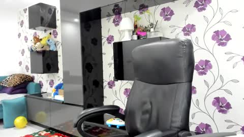 Snapshot of fetishcatalea chatting on February 25, 9:04 pm Catalea DM online show from February 25, 9:04 pm