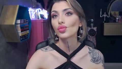 Snapshot of fetishsarah chatting on January 23, 6:14 pm Sarah online show from January 23, 6:14 pm