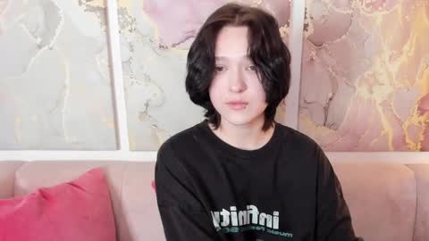 fiamoory online show from April 9, 1:42 am