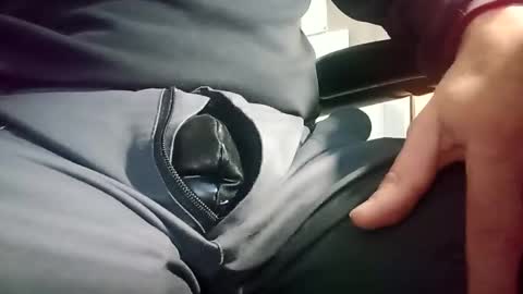 fifi010203 online show from October 11, 6:18 am