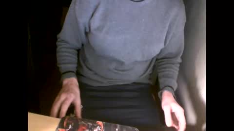 fifi010203 online show from March 10, 6:51 am