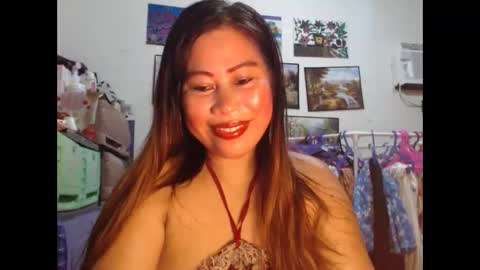 Snapshot of filipina_beauty69 chatting on November 1, 12:00 am filipina beauty. online show from November 1, 12:00 am