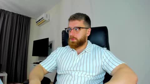 FindomGuyXXX online show from April 11, 9:46 am