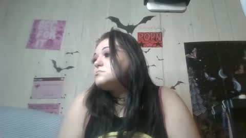 Snapshot of findommefoxi chatting on October 4, 7:50 am findommefoxi online show from October 4, 7:50 am