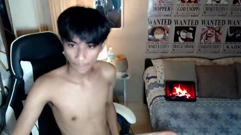 fineboii_rey18 online show from May 5, 3:18 pm