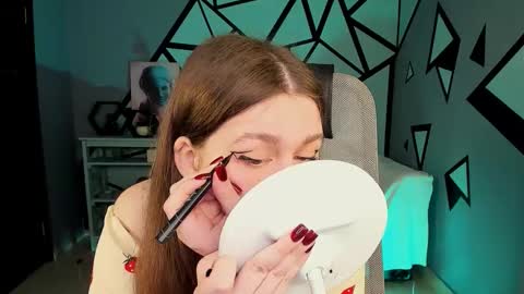 fiora online show from March 25, 6:09 am